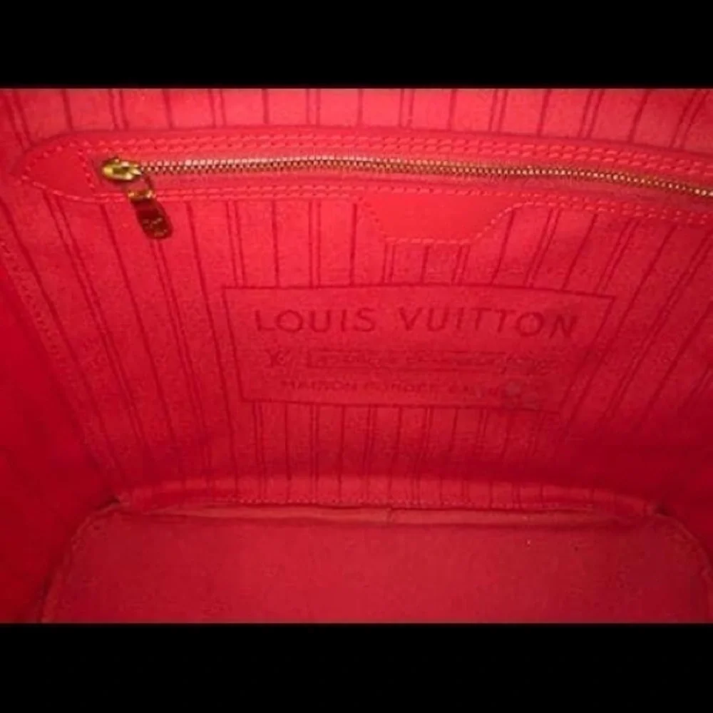 Limited Edition Totom Neo Neverall and pouch. - Picture 11 of 12